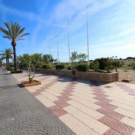 Global Properties, Practico Con Piscina En Residencial Brezo Canet Apartment